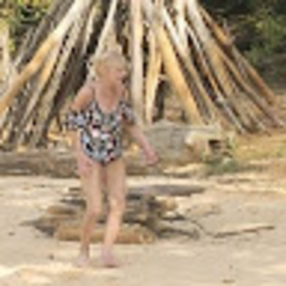 Meet your Posher, Amy - Picture 1 of 1